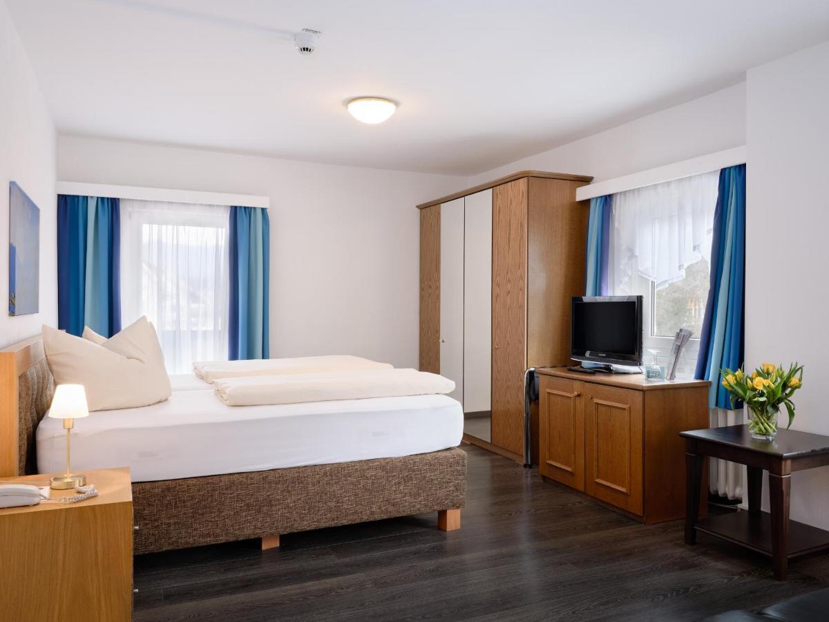 Gaestehaus Waldeck ทิทิเซ-นอยชตัดท์ ภายนอก รูปภาพ