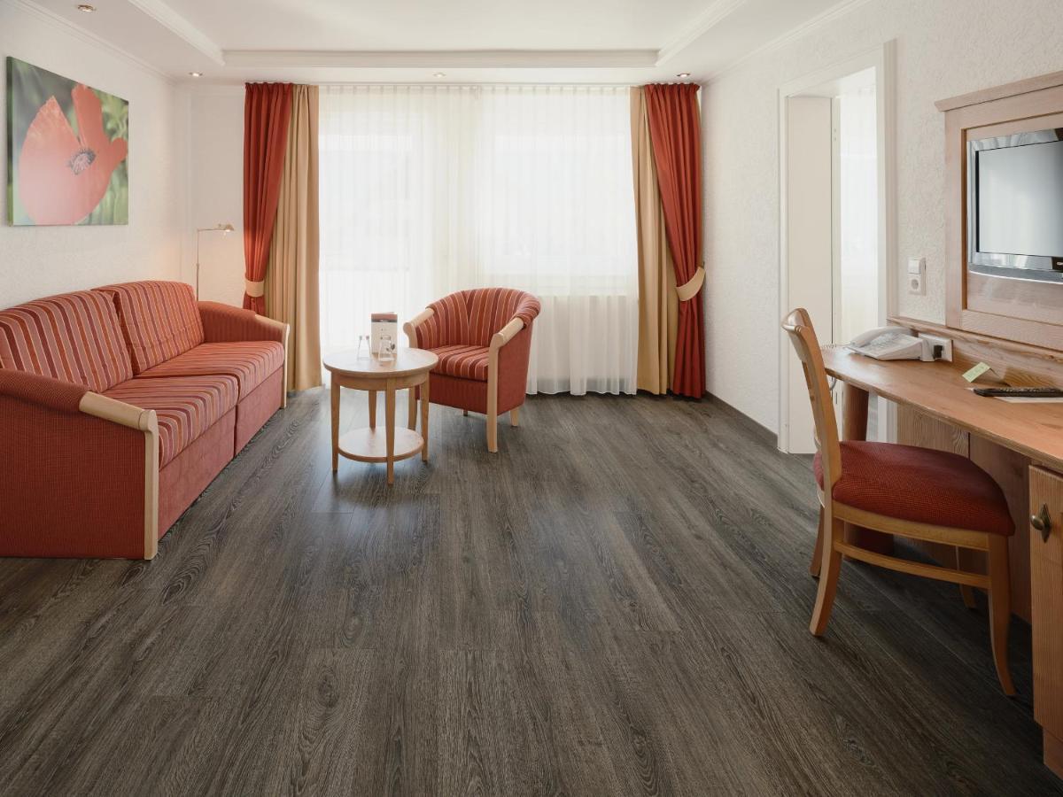 Gaestehaus Waldeck ทิทิเซ-นอยชตัดท์ ภายนอก รูปภาพ